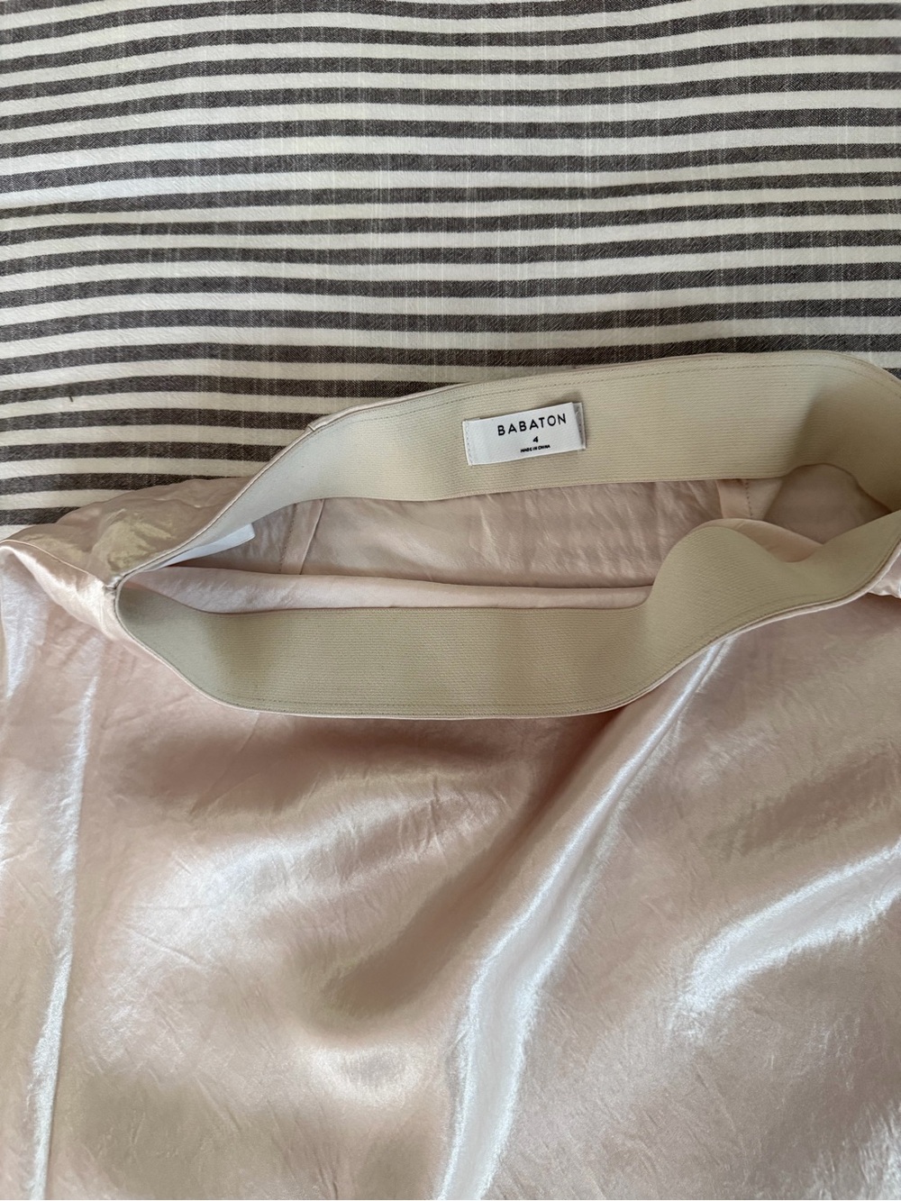 Aritzia Babaton Champagne Satin Bias Midi Skirt SIZE 4 - Picture 8 of 9